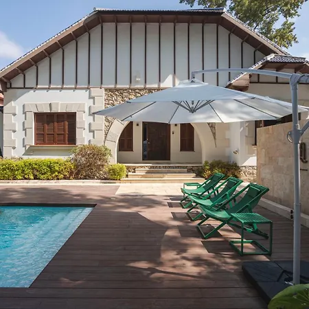 La Moderna Отель Малага