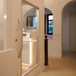 La Moderna Otel *