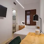 La Moderna Otel *