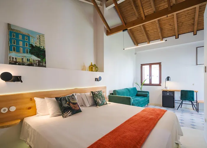 Hotel La Moderna *
