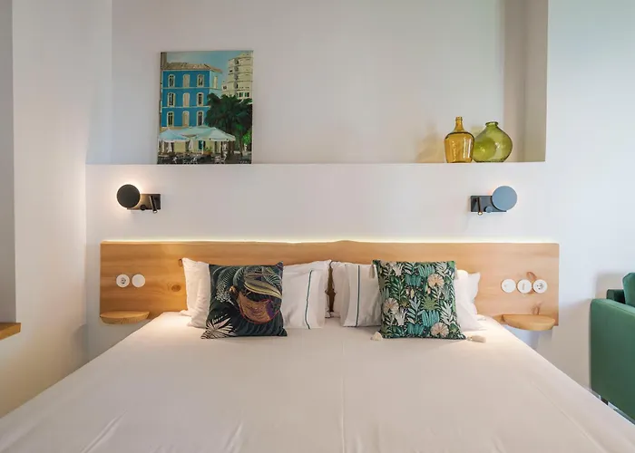 Hotel La Moderna *