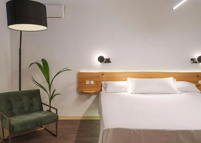 La Moderna Hotel