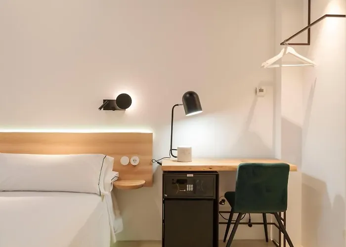 La Moderna Hotel